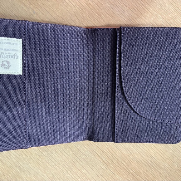 Spartina Geometric Patterned Notepad Clutch with Button Detail - Picture 4 of 7